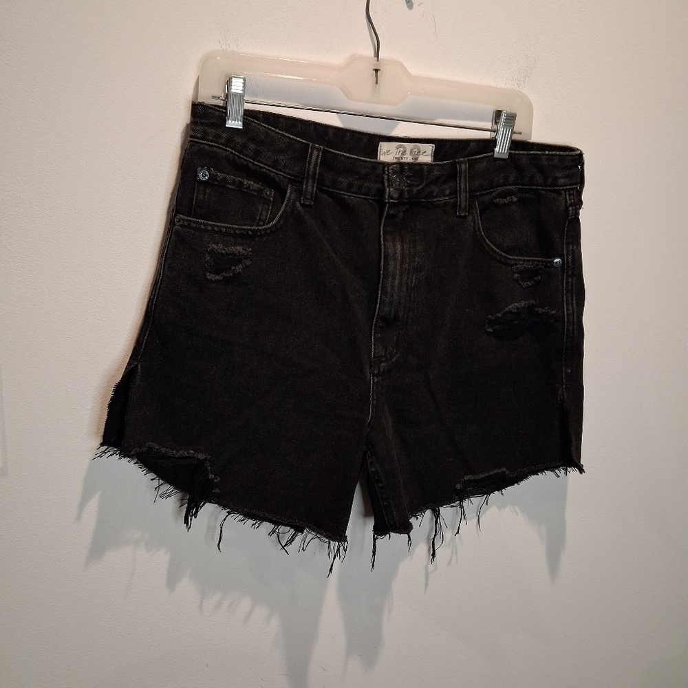 We The Free Size 29 Black Denim Cutoff Distressed Shorts